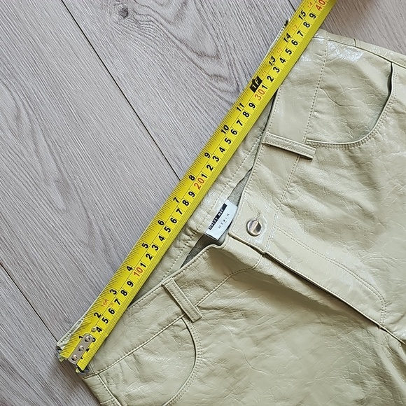 Noisy Mae Kane Faux Leather Light Sage Green Pants, Medium - Picture 5 of 16